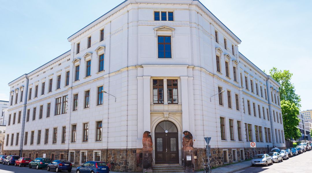 Main entrance and front view of the building of the Institute of Biology in Talstraße
