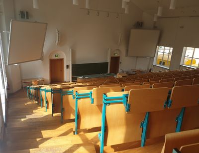 Großer Hörsaal, Lehre 