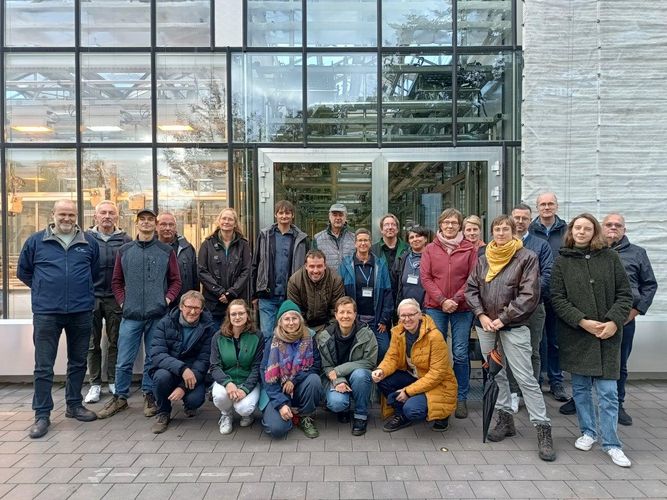 Gruppenbild der AG Ausbildung vom Verband Botanischer Gärten e.V. bei der Tagung 2024 in Leipzig; Foto: Rolf A. Engelmann.
