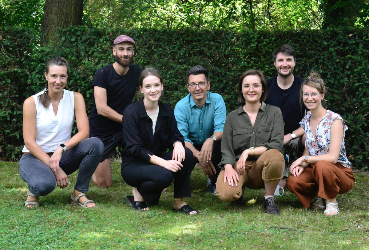zur Vergrößerungsansicht des Bildes: Die Arbeitsgruppe Biologiedidaktik im Sommer 2022.