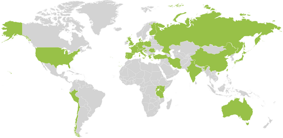 Weltkarte mit einzelnen grün eingefärbten Ländern