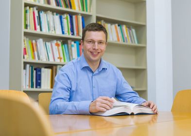 Prof. Dr. Hannes Zacher Prof. Dr. Hannes Zacher